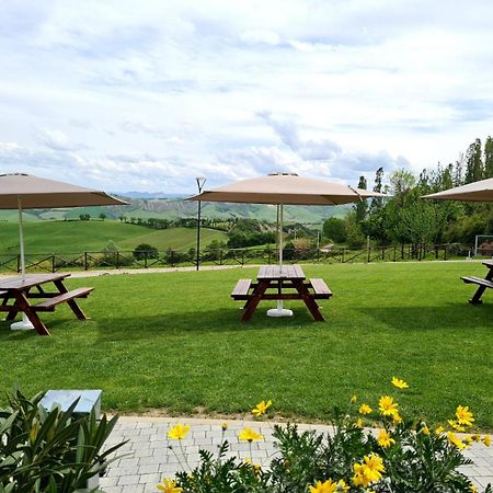 Osteria Da Cesare E Locanda 카스텔산피에트로테르메 외부 사진