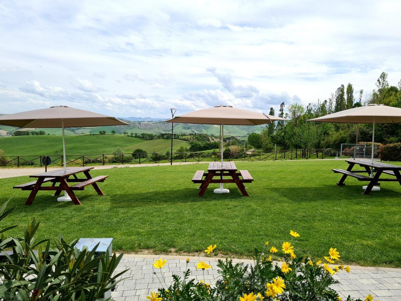 Osteria Da Cesare E Locanda 카스텔산피에트로테르메 외부 사진