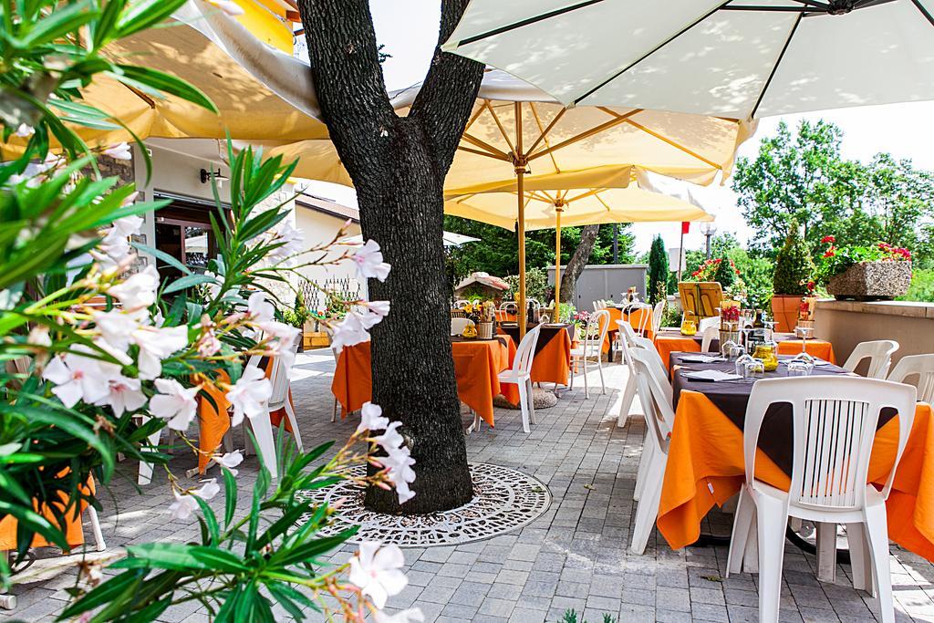 Osteria Da Cesare E Locanda 카스텔산피에트로테르메 외부 사진