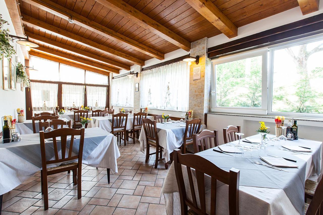 Osteria Da Cesare E Locanda 카스텔산피에트로테르메 외부 사진