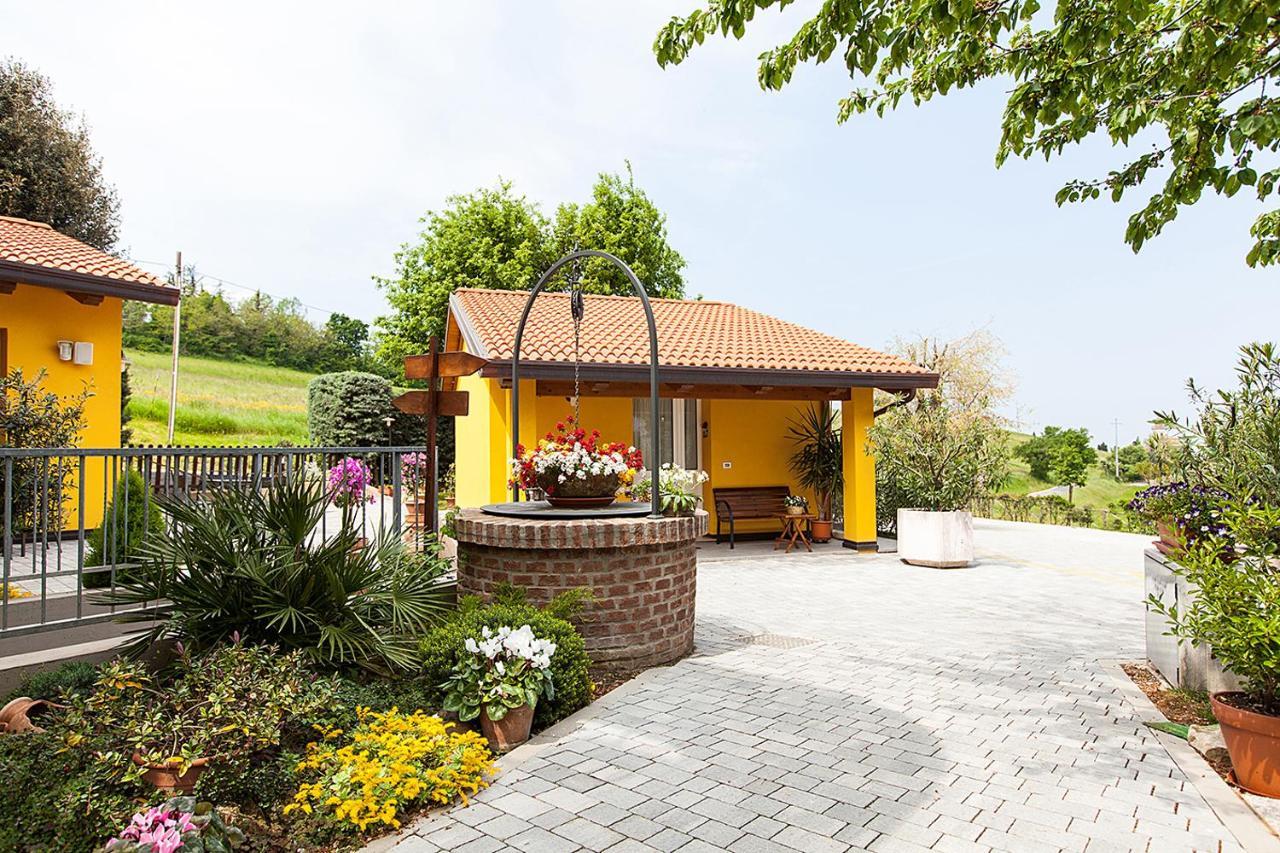 Osteria Da Cesare E Locanda 카스텔산피에트로테르메 외부 사진